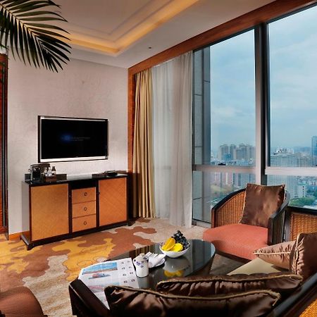 Dongguan Kande International Hotel-During The Canton Fair, Guests Can Enjoy Free Shuttle Buses To The Canton Fair Exhibition Hall Exterior foto